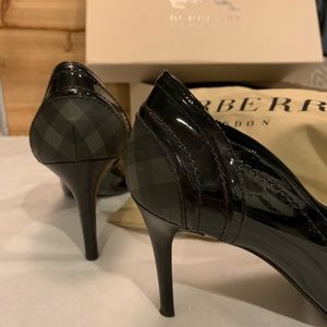 Burberry Smoked Check Praver Pump size 39.5